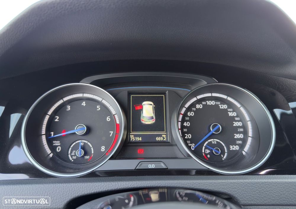 VW Golf R 4Motion BlueMotion DSG - 16