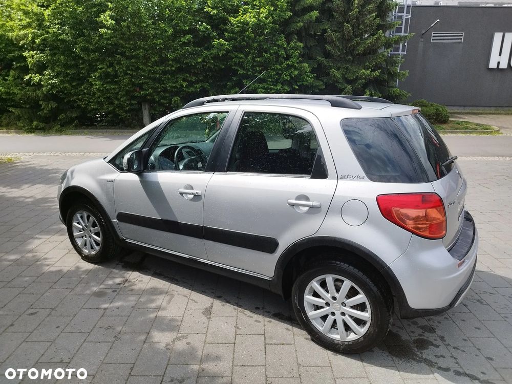 Suzuki SX4 1.6 VVT 4x4 Style - 13