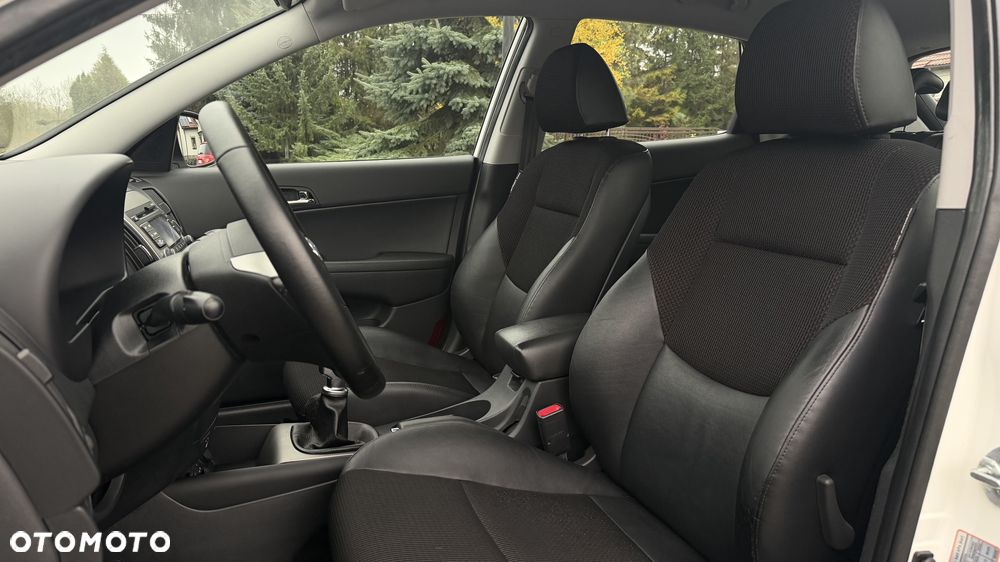 Hyundai i30 1.4 FIFA WM Edition - 37