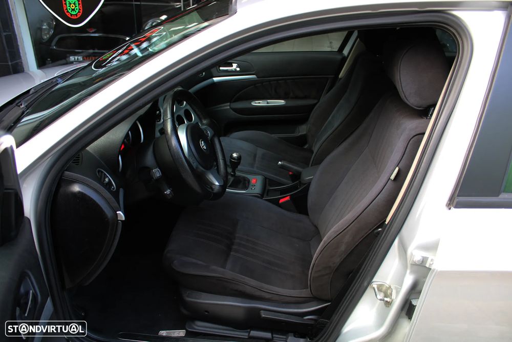 Alfa Romeo 159 1.9 JTDM 16V - 6