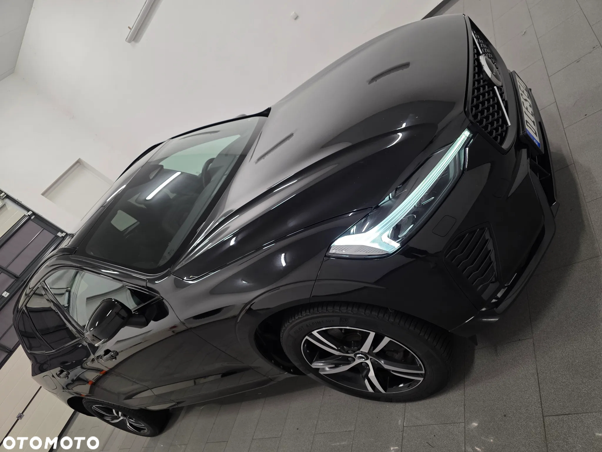 Volvo XC 60 B4 D AWD Plus Dark - 3