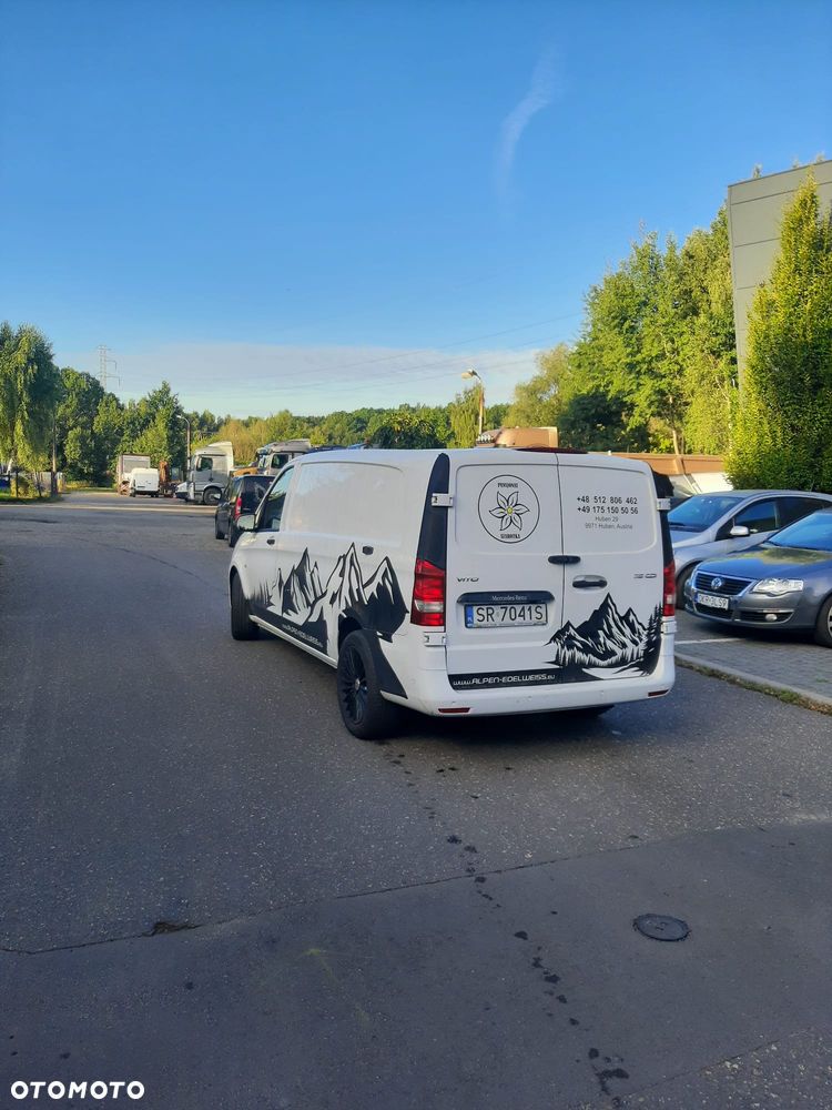 Mercedes-Benz W447 - 2