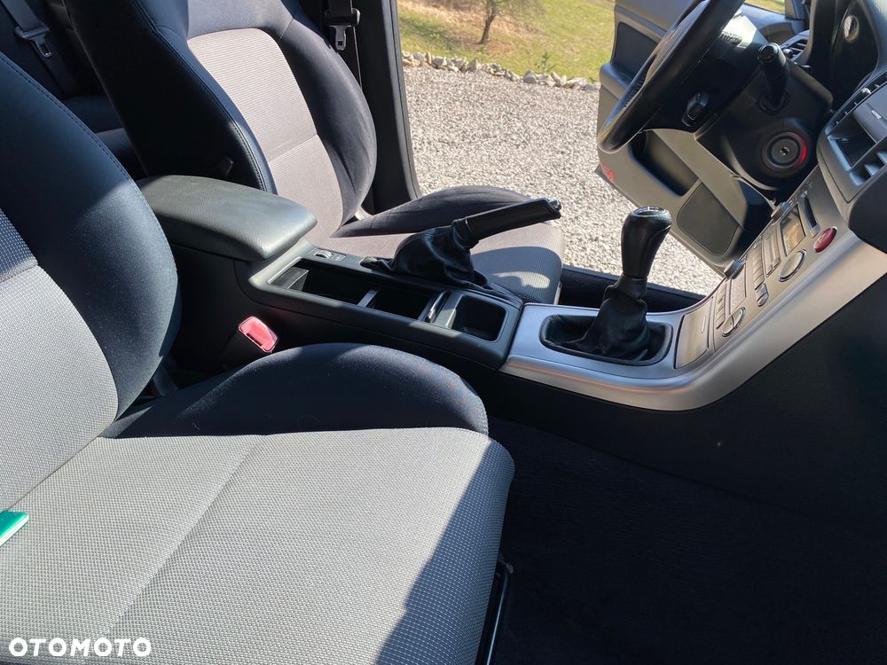 Subaru Legacy - 15