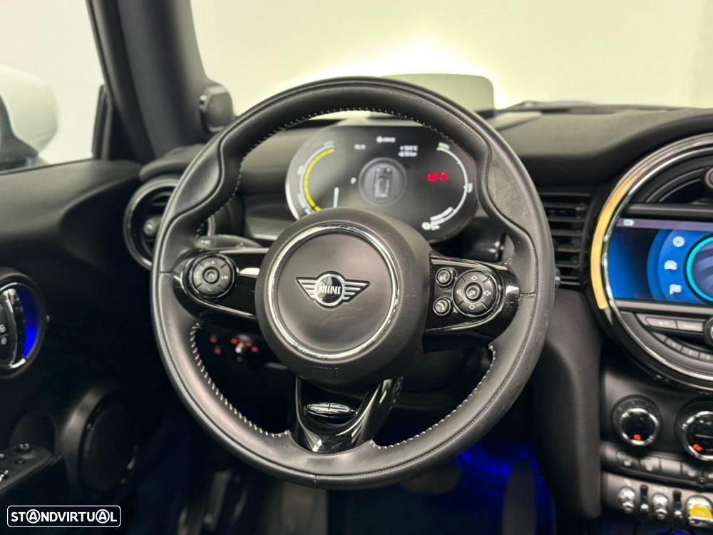 MINI 3 Portas Cooper SE Premium Essential - 32