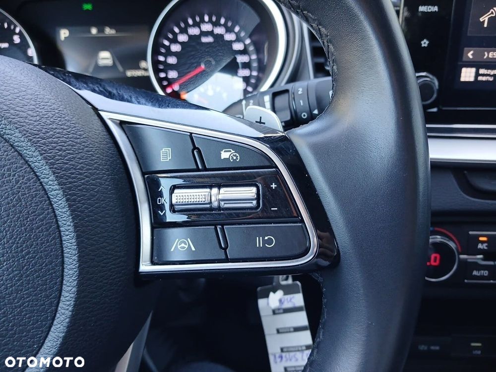 Kia Ceed - 38