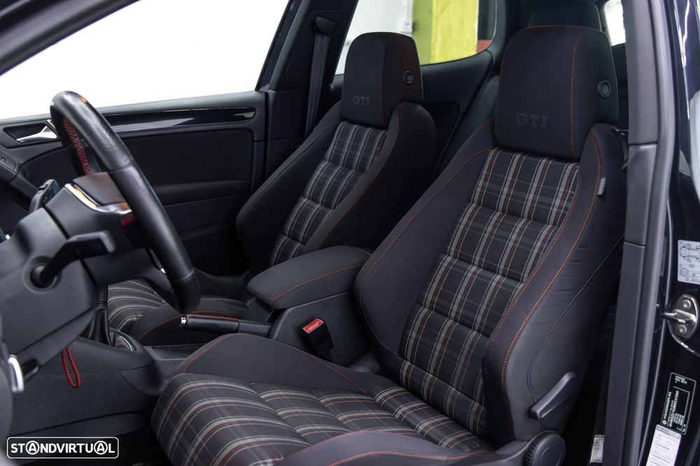 VW Golf 2.0 GTI - 31