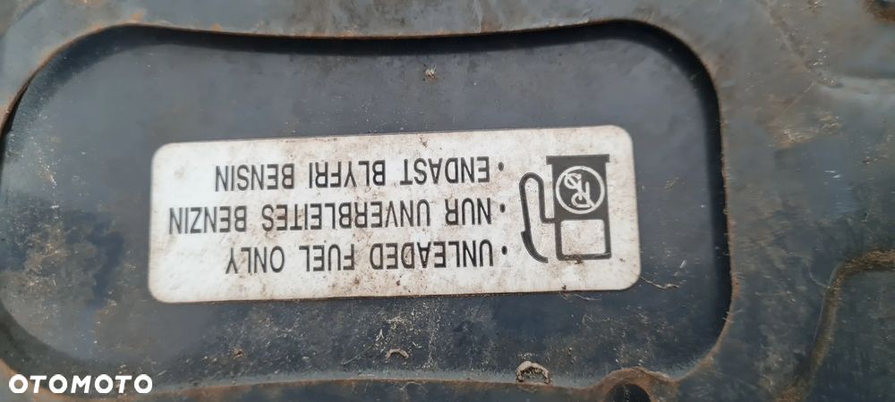 Suzuki Jimny Klapka Wlewu Paliwa - 8