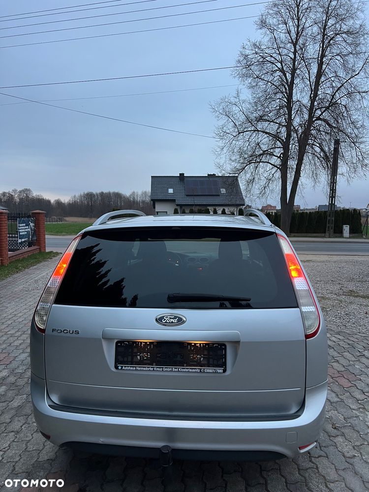 Ford Focus 1.6 16V Trend - 8