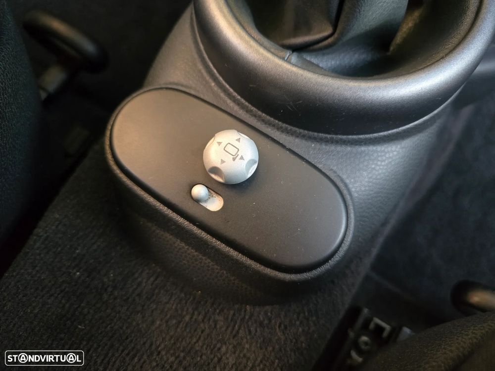 MINI 3 Portas One 1.4 D - 19