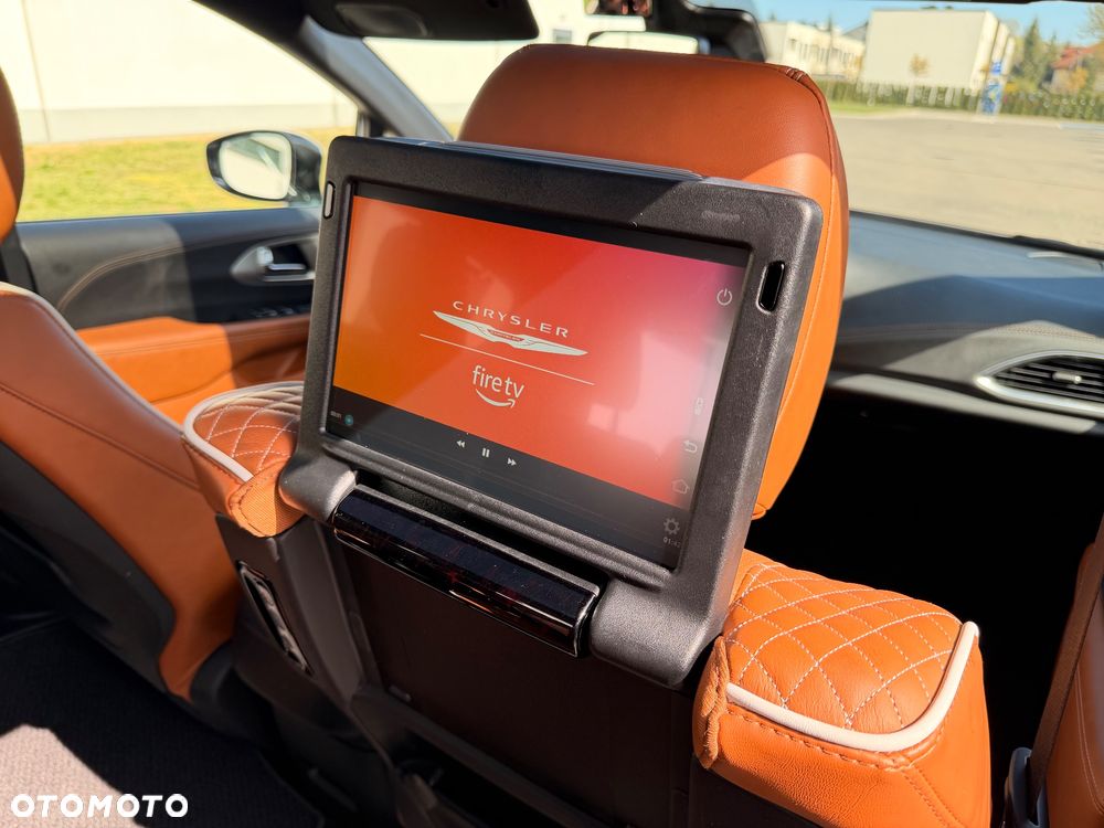 Chrysler Pacifica - 19