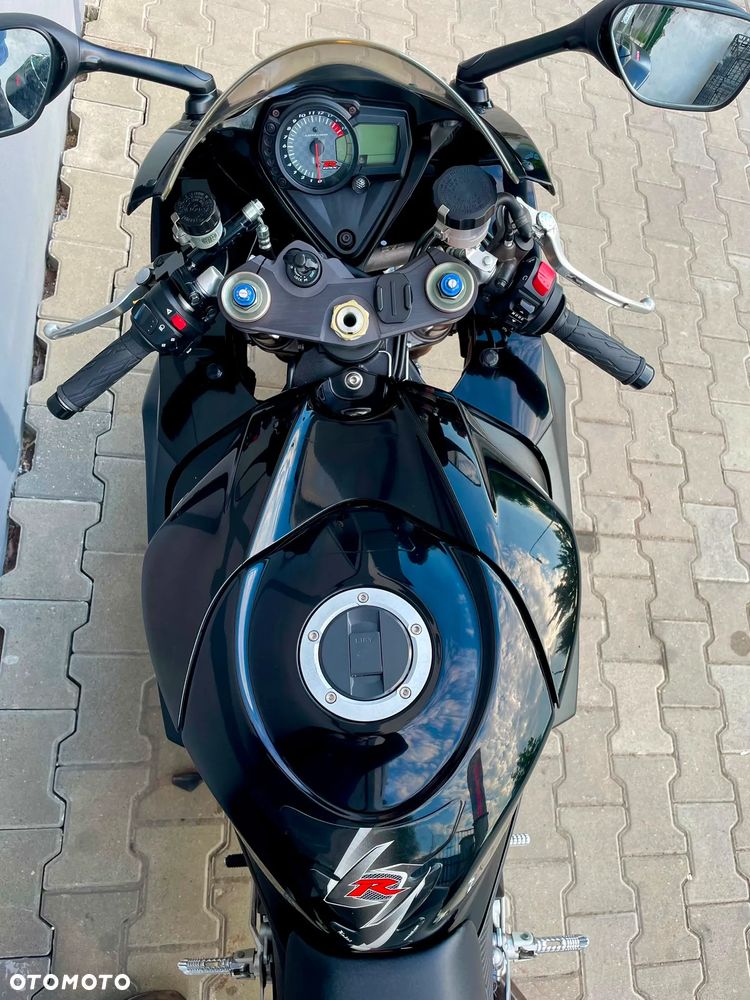 Suzuki GSX - 19