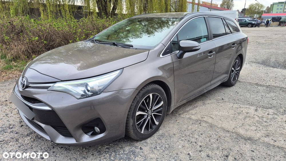 Toyota Avensis 2.0 D-4D Premium - 1