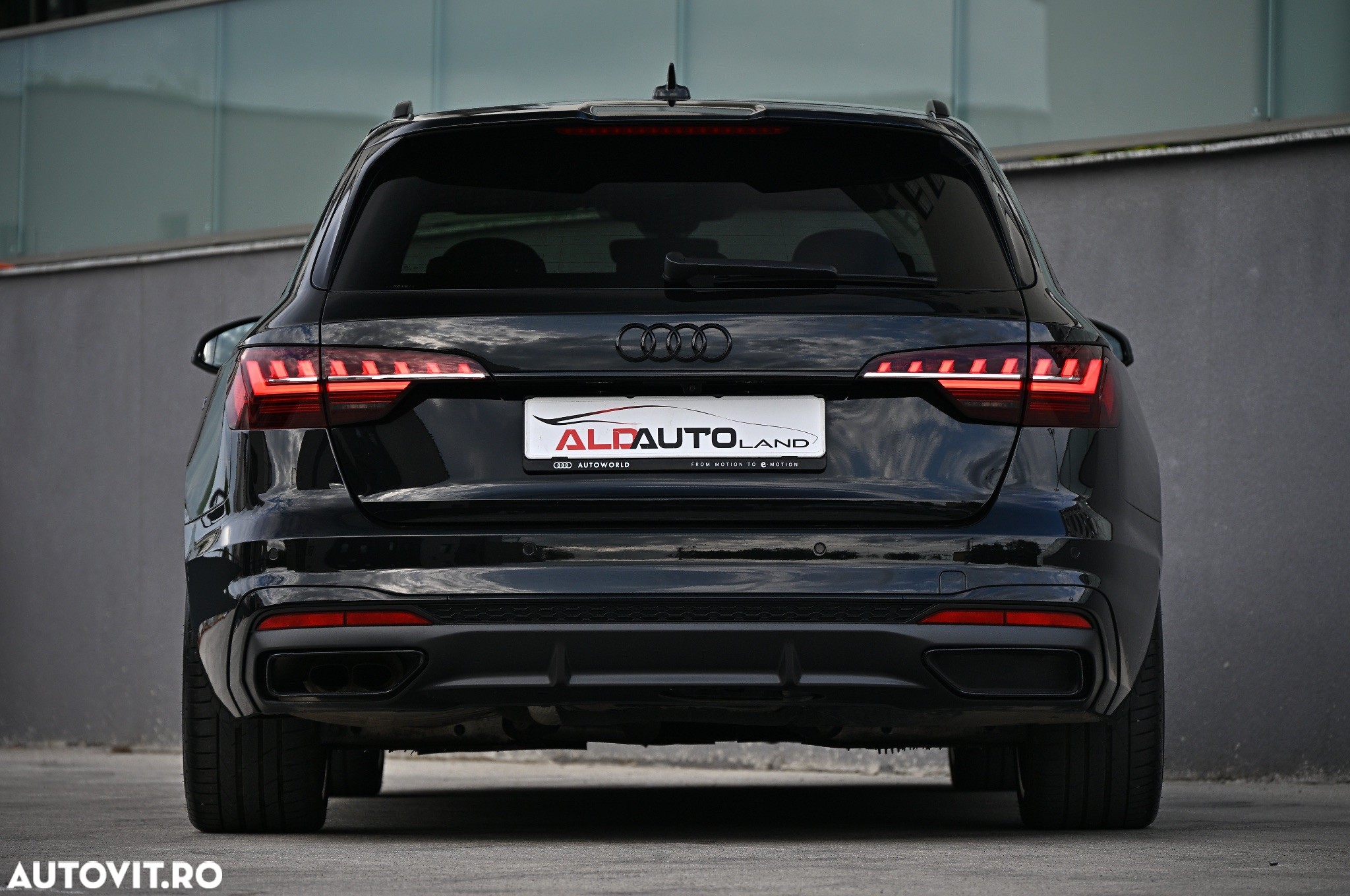 Audi A4 Avant 40 TDI S tronic S line - 38