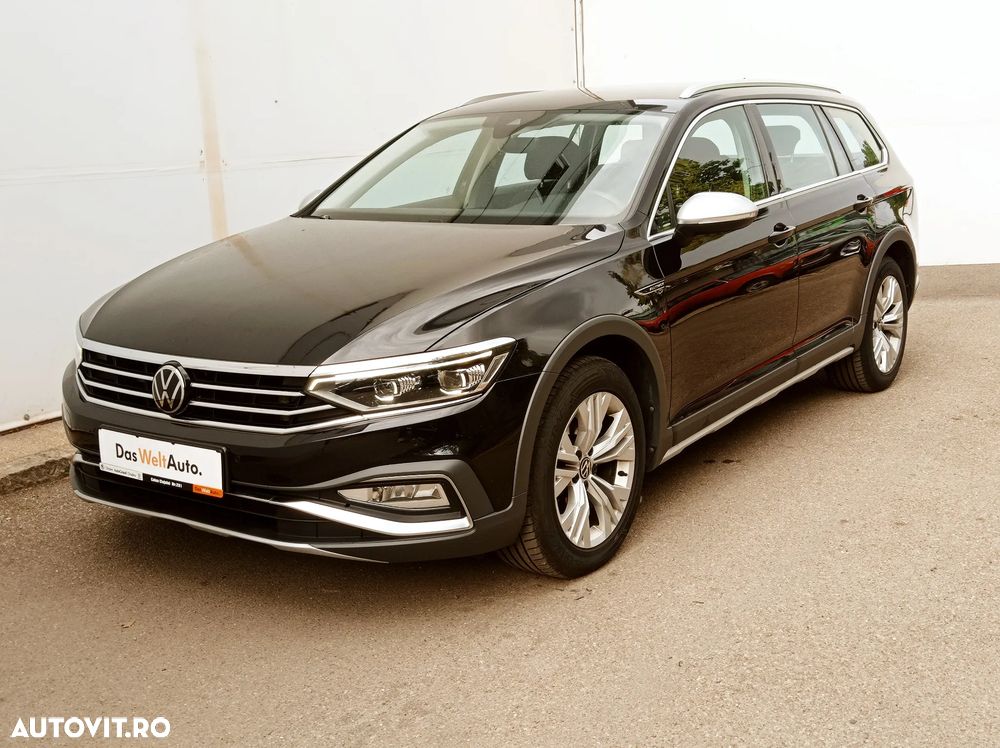 Volkswagen Passat Alltrack 2023 photo 2