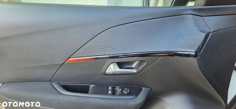 Peugeot 208 - 14