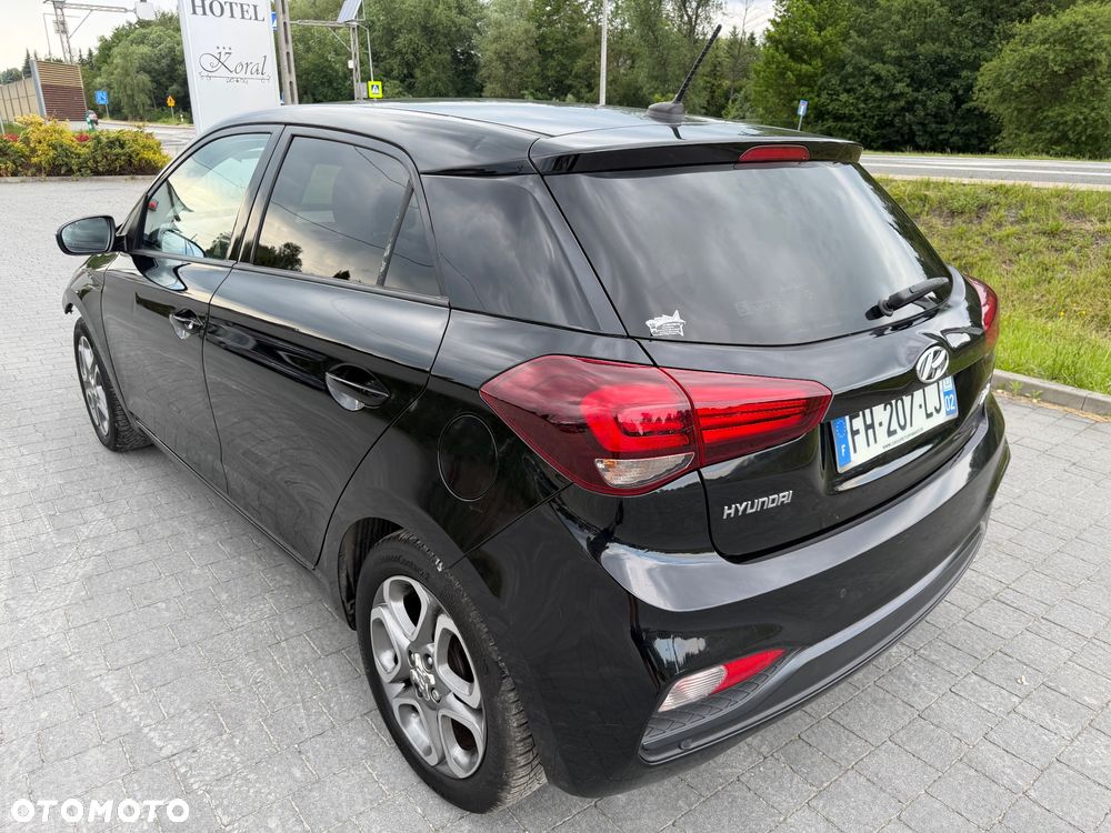 Hyundai i20 blue 1.2 Pure - 2