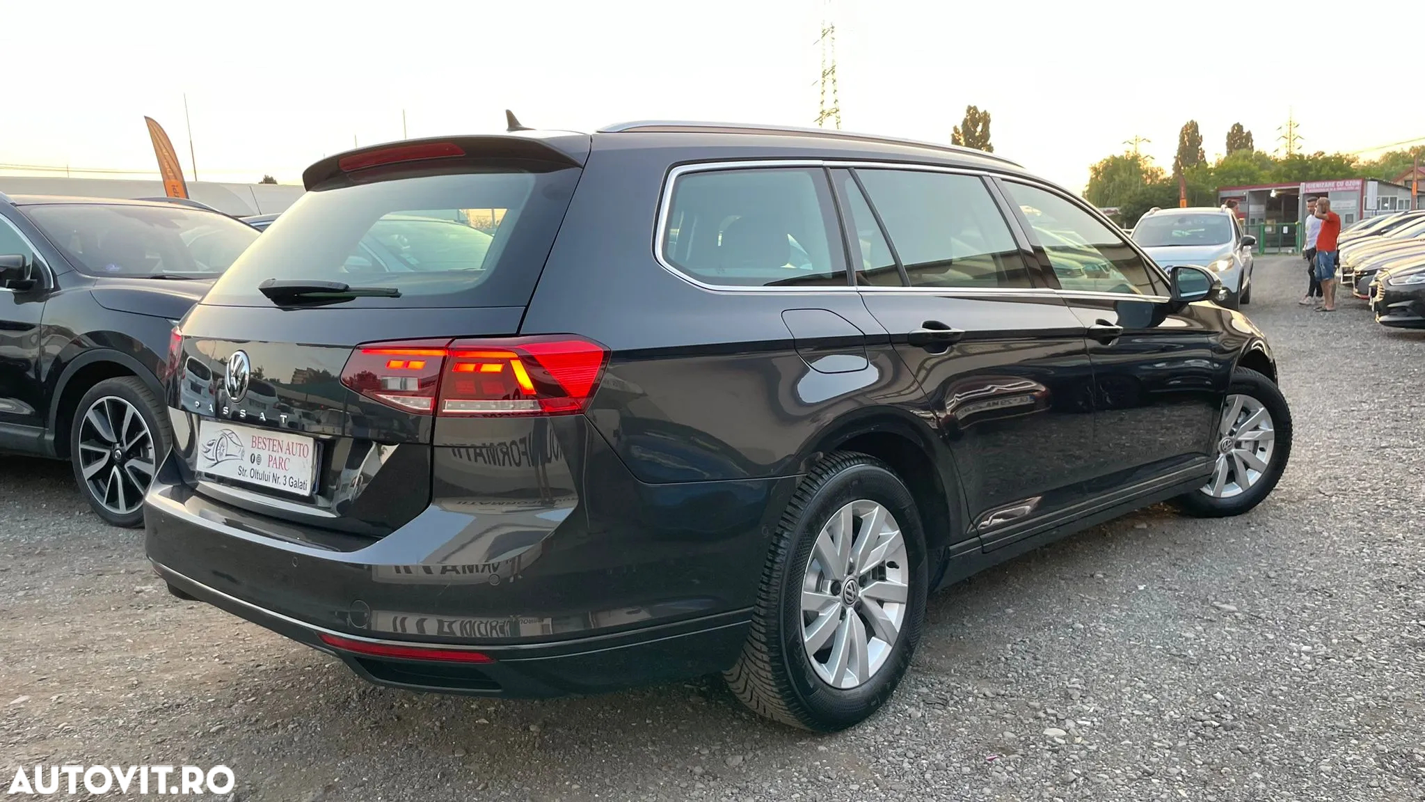 Volkswagen Passat - 37