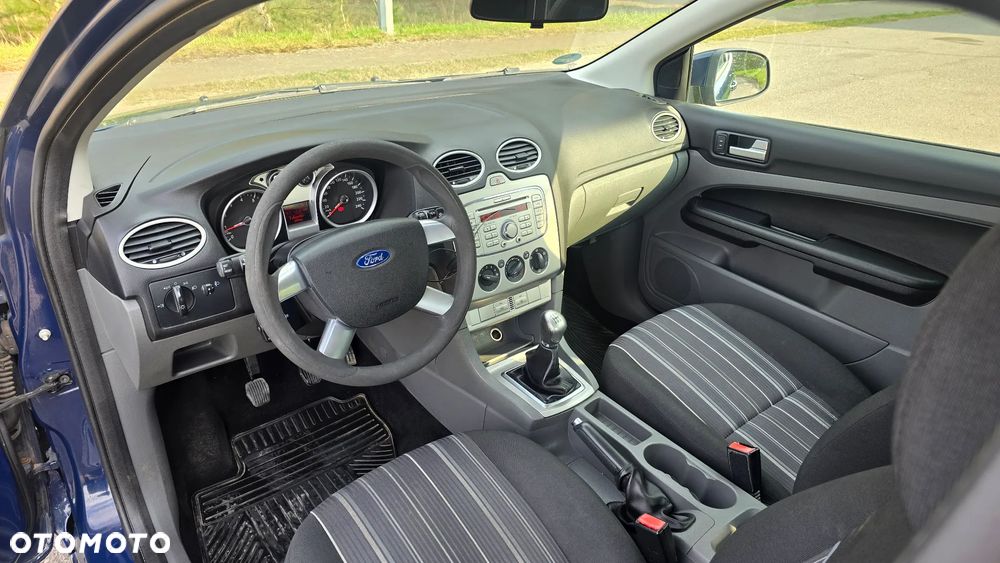 Ford Focus 1.4 16V Trend - 28
