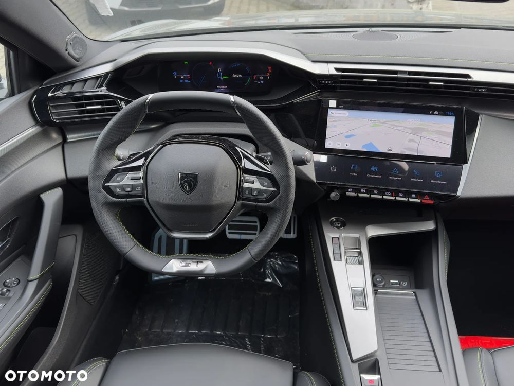 Peugeot 408 1.2 PureTech mHEV GT S&S e-DSC6 - 12
