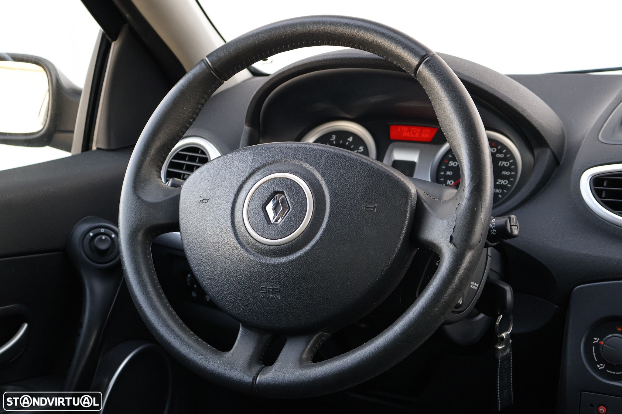 Renault Clio 1.2 16V Dynamique S - 11