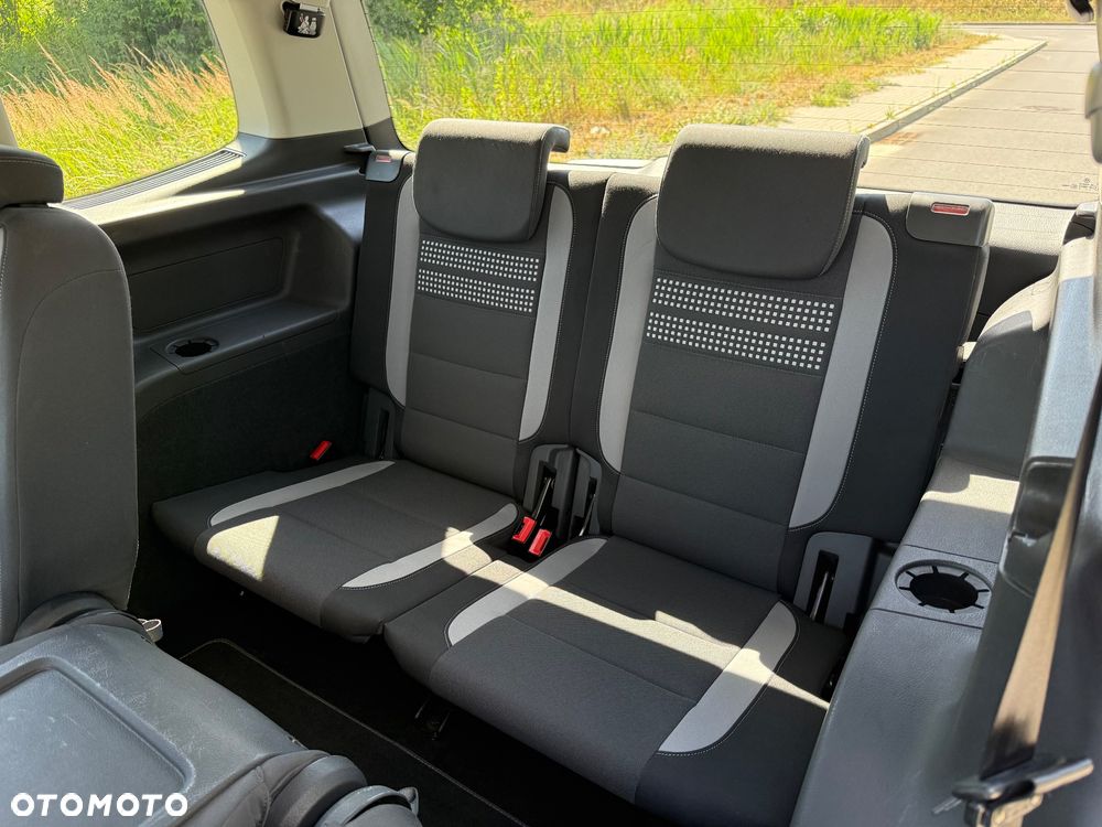 Volkswagen Touran 2.0 TDI DPF DSG Life - 24