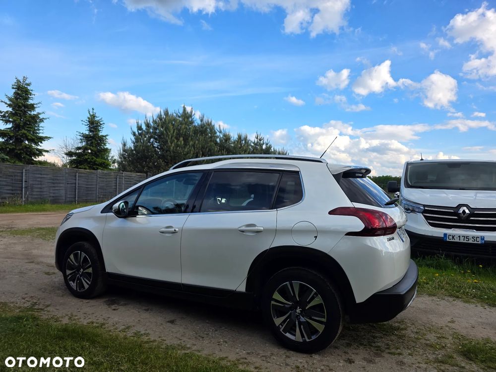 Peugeot 2008 PureTech 130 Allure - 5