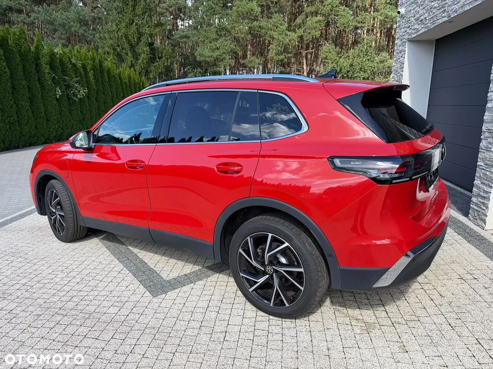 Volkswagen Tiguan - 13
