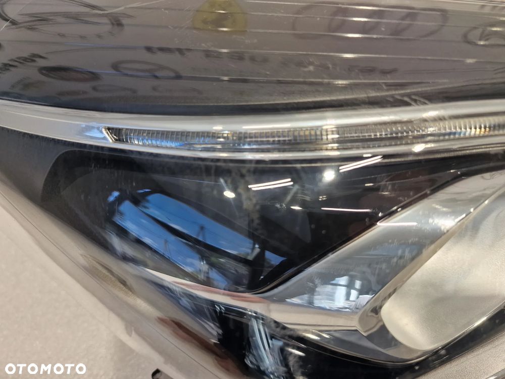 TOYOTA YARIS 3 III LIFT PRAWA LAMPA PRZEDNIA PRZÓD , SOCZEWKA , NR AUKCJI LPP91 - 4