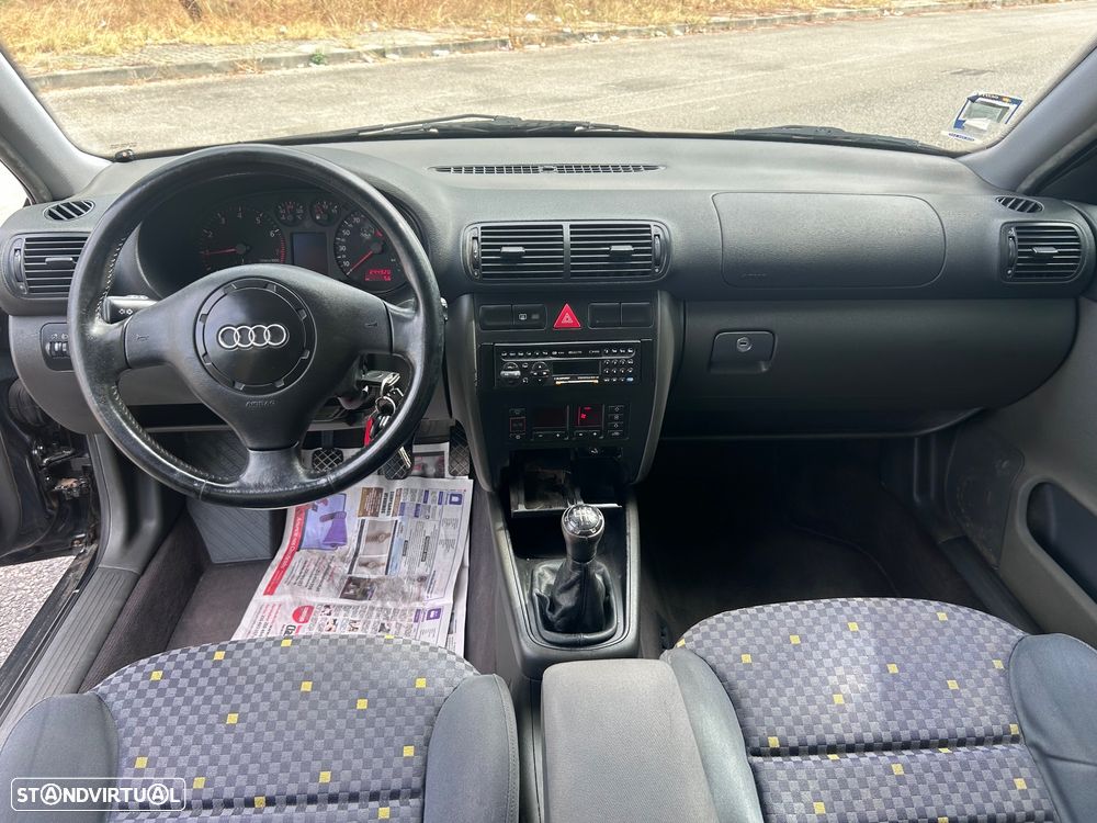 Audi A3 1.8 Sport Turbo - 6