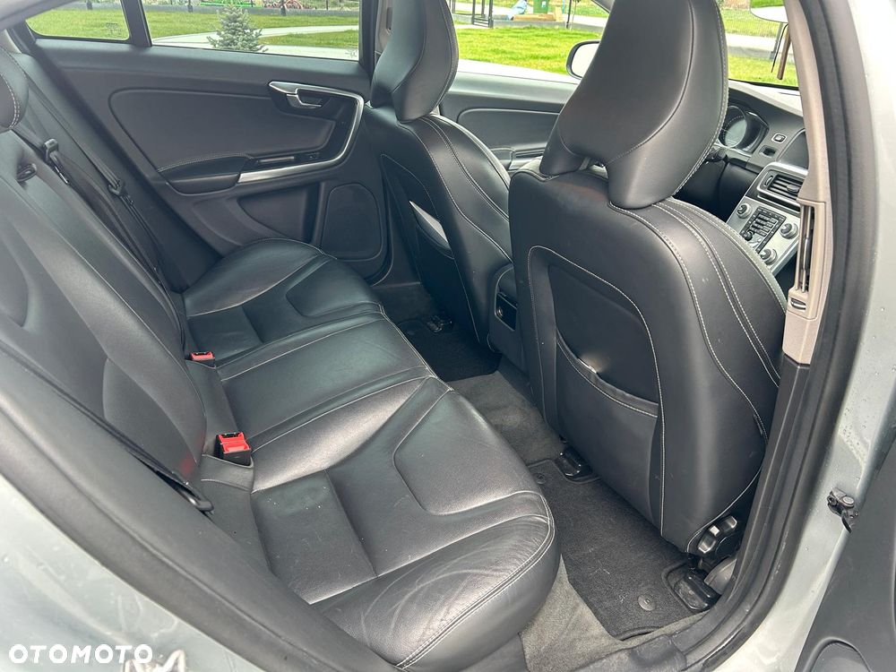 Volvo S60 T5 Geartronic RDesign - 13