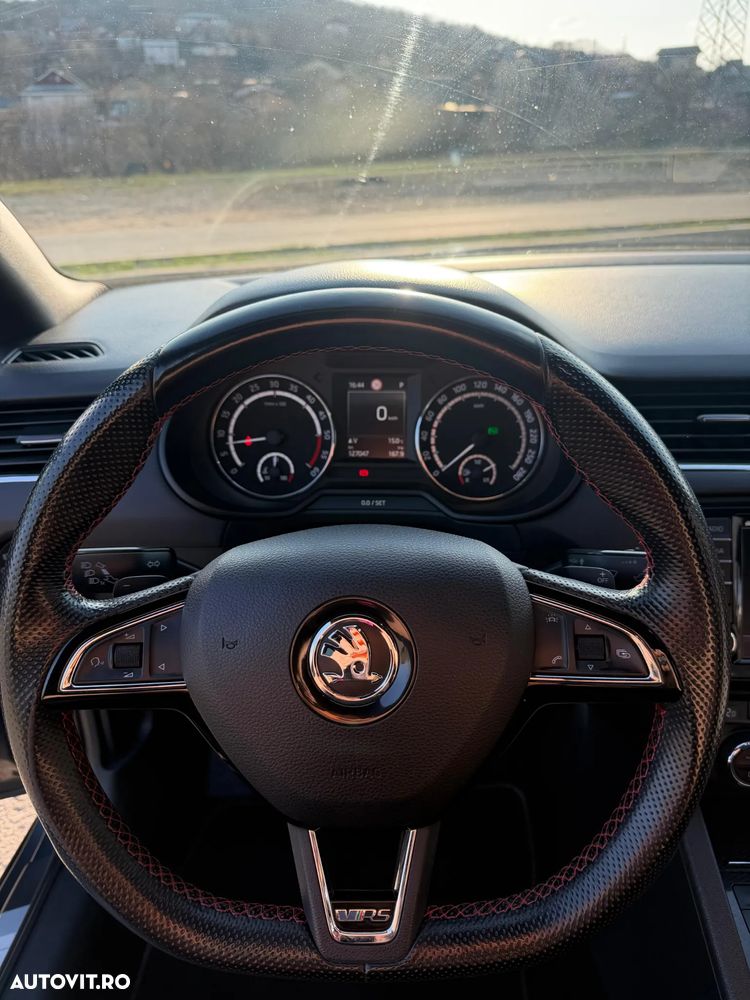 Skoda Octavia 2.0 TDI DSG RS - 26