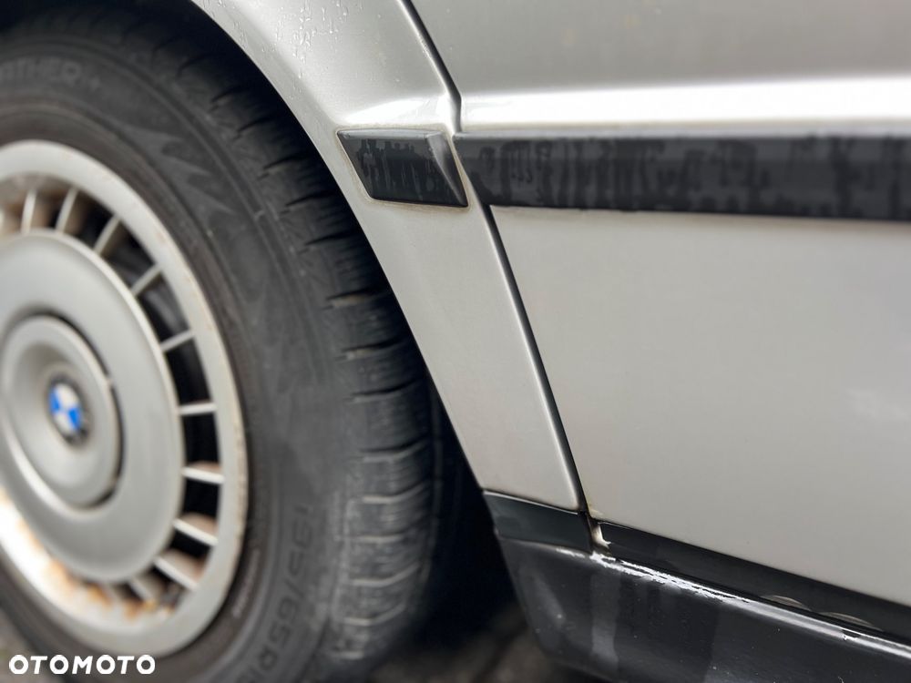 BMW Seria 5 520i - 29
