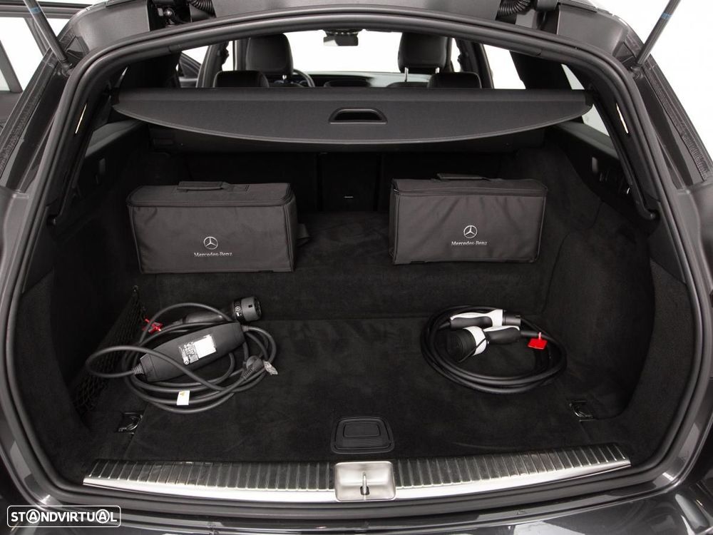 Mercedes-Benz E 300 de AMG Line - 12