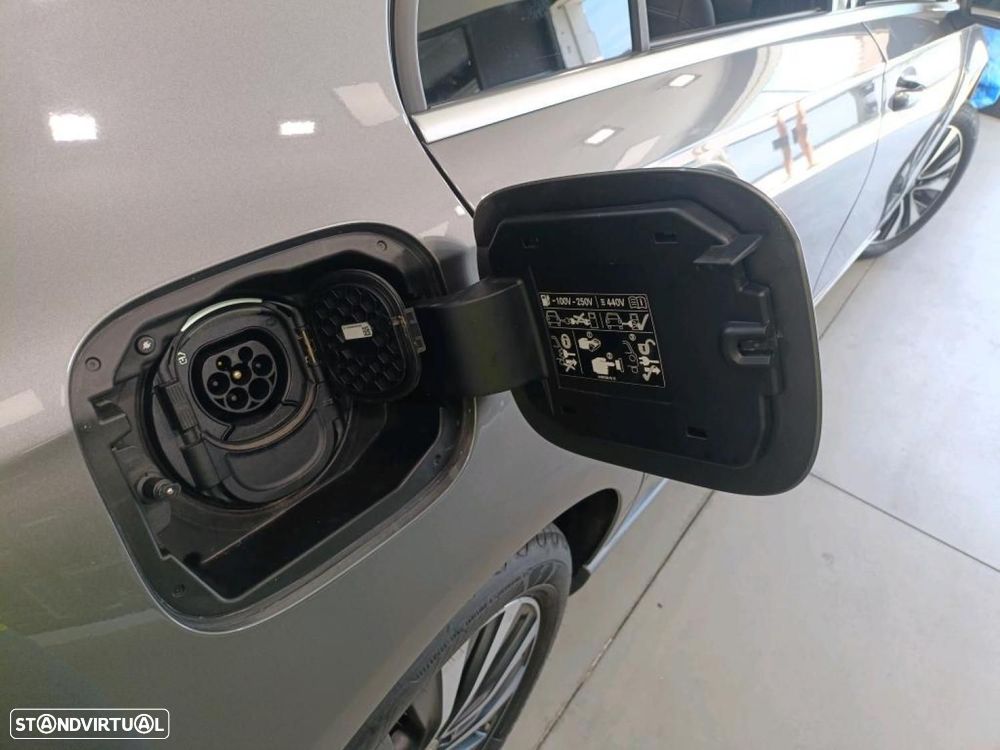 Mercedes-Benz A 250 e Style Plus - 13