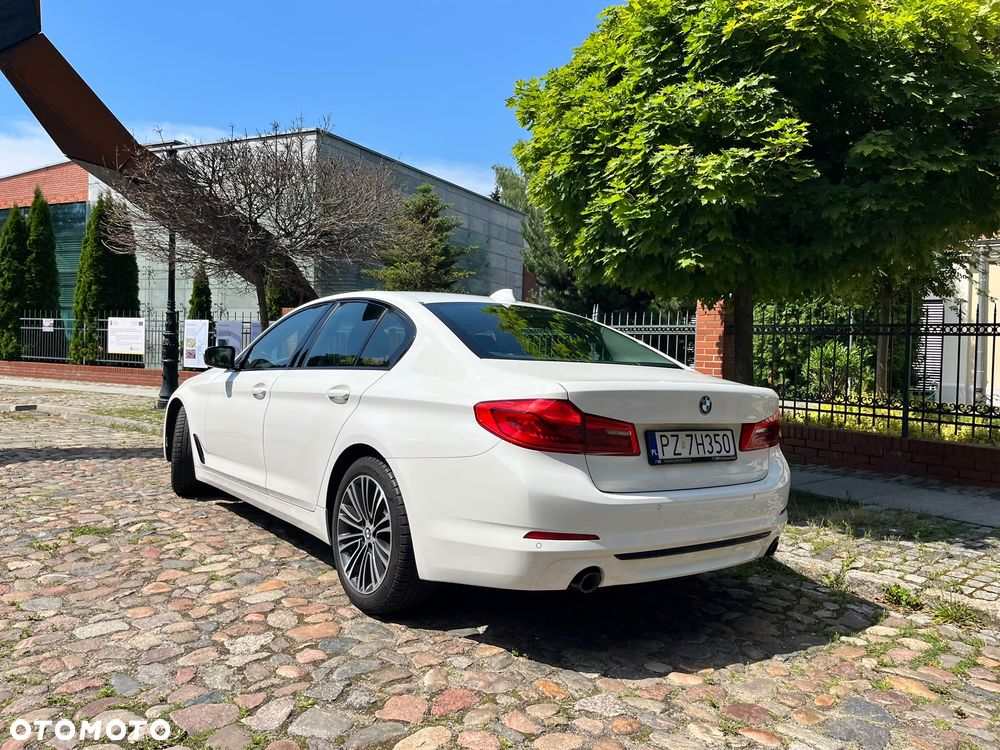 BMW Seria 5 518d Sport Line - 4