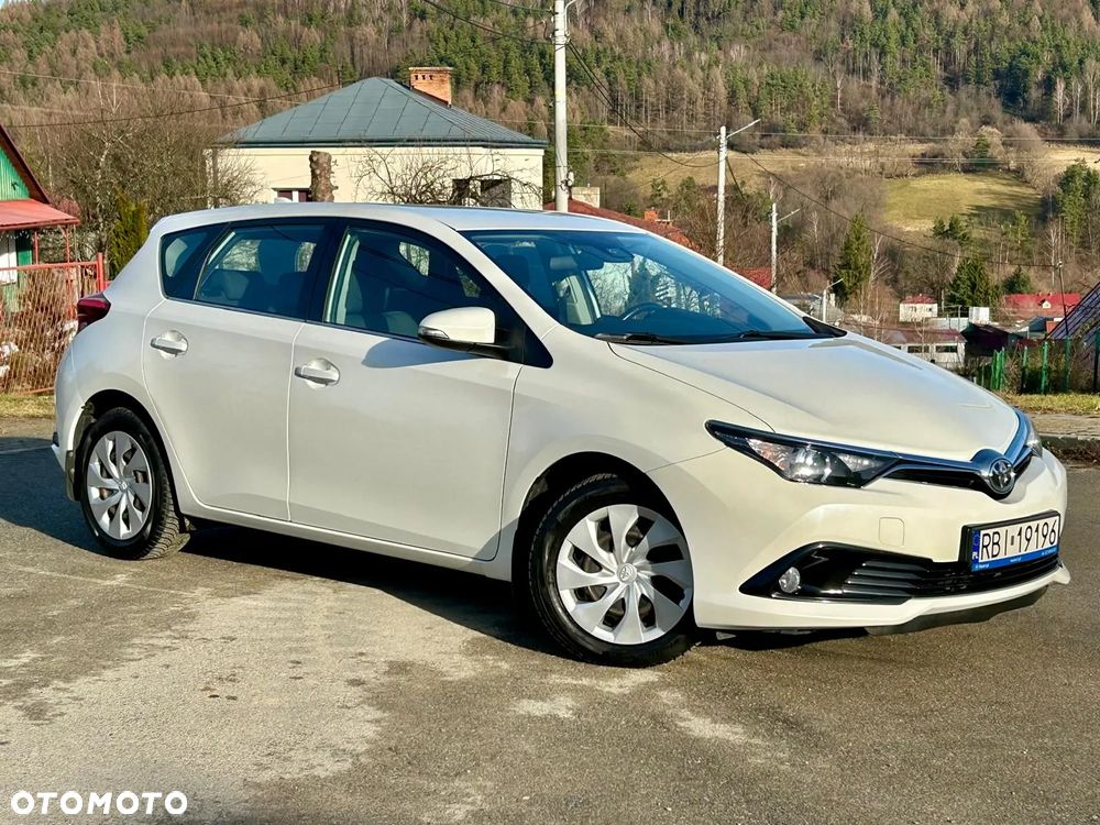 Toyota Auris 1.6 Premium - 16