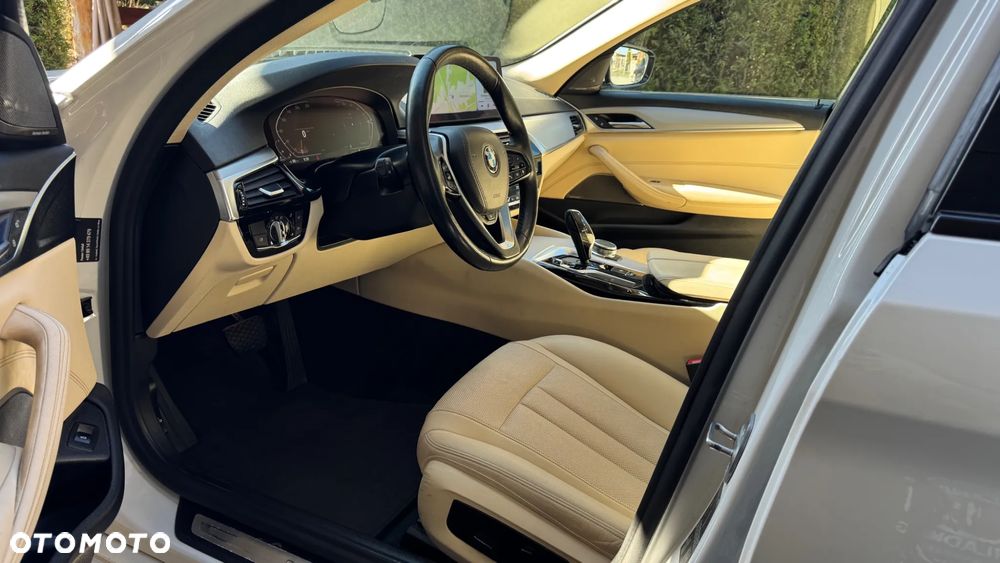BMW Seria 5 520d Sport Line - 19