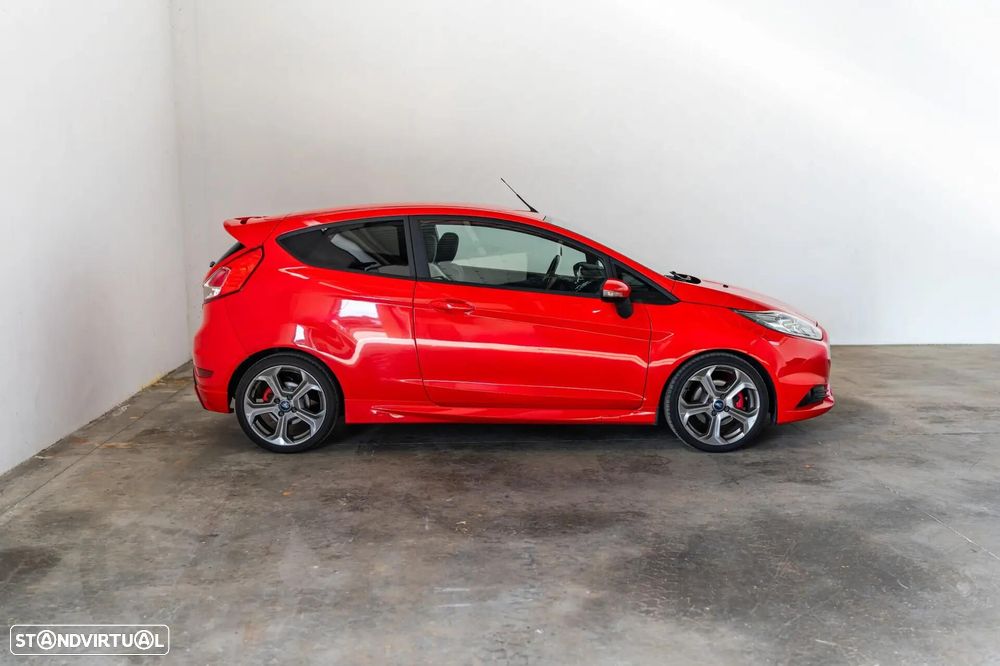 Ford Fiesta 1.6 EcoBoost c/ Pack Pele Desportiva ST - 9