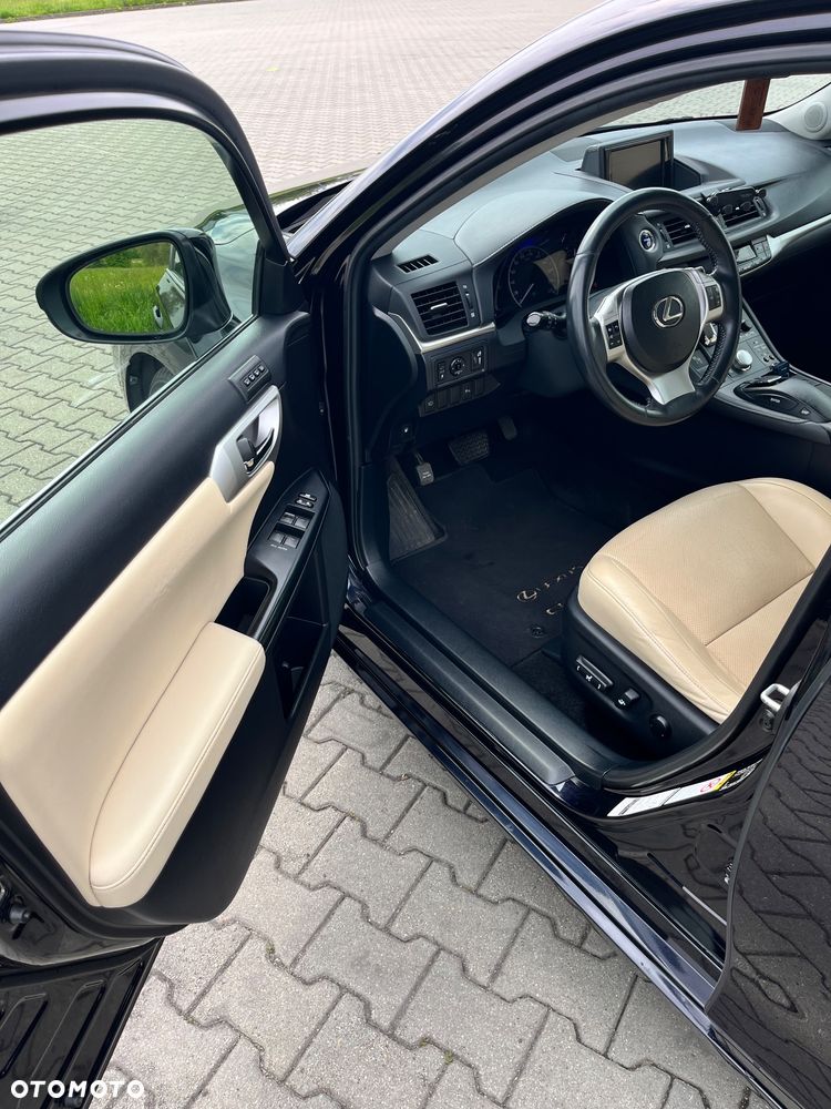 Lexus CT 200h Prestige - 8