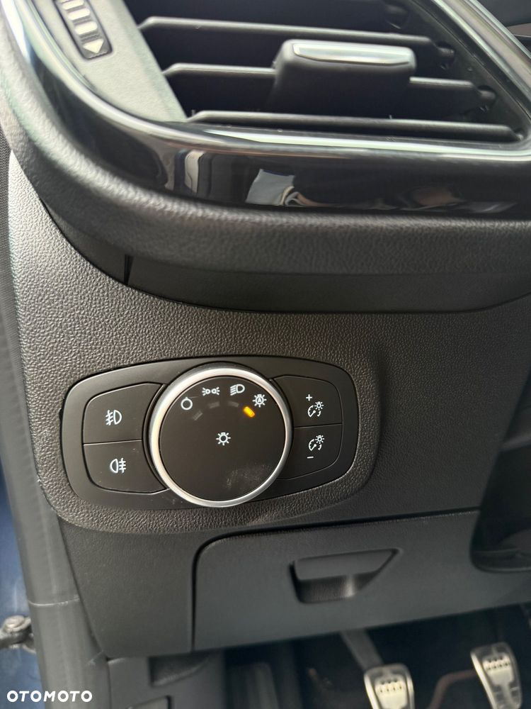 Ford Fiesta - 25