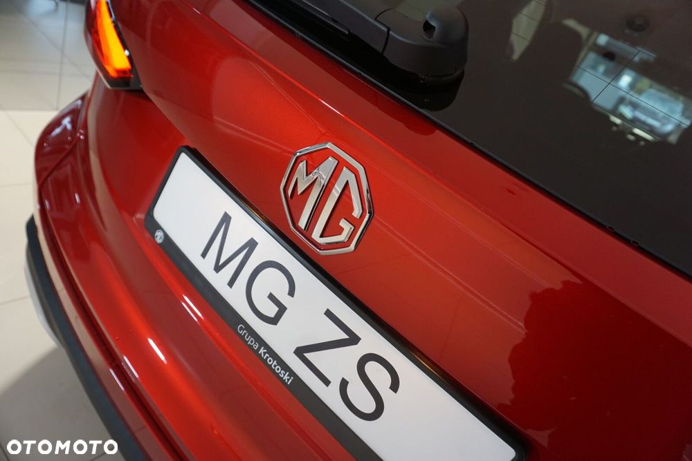 MG ZS Hybrid+ - 20