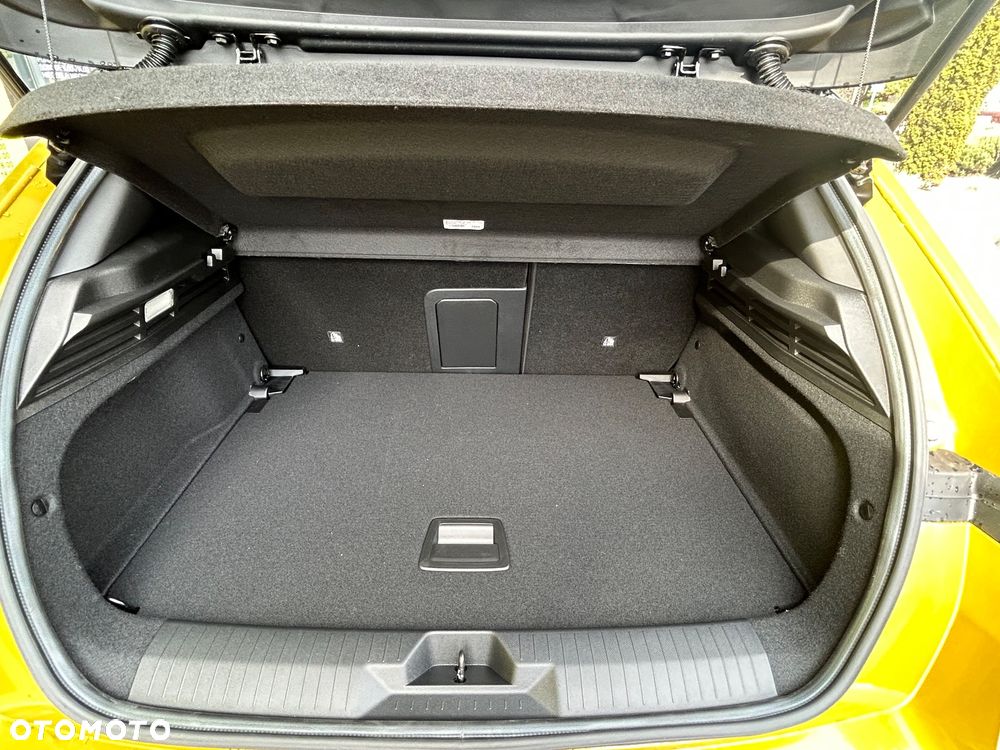 Opel Astra 1.2 T mHEV Ultimate S&S eDTC - 11