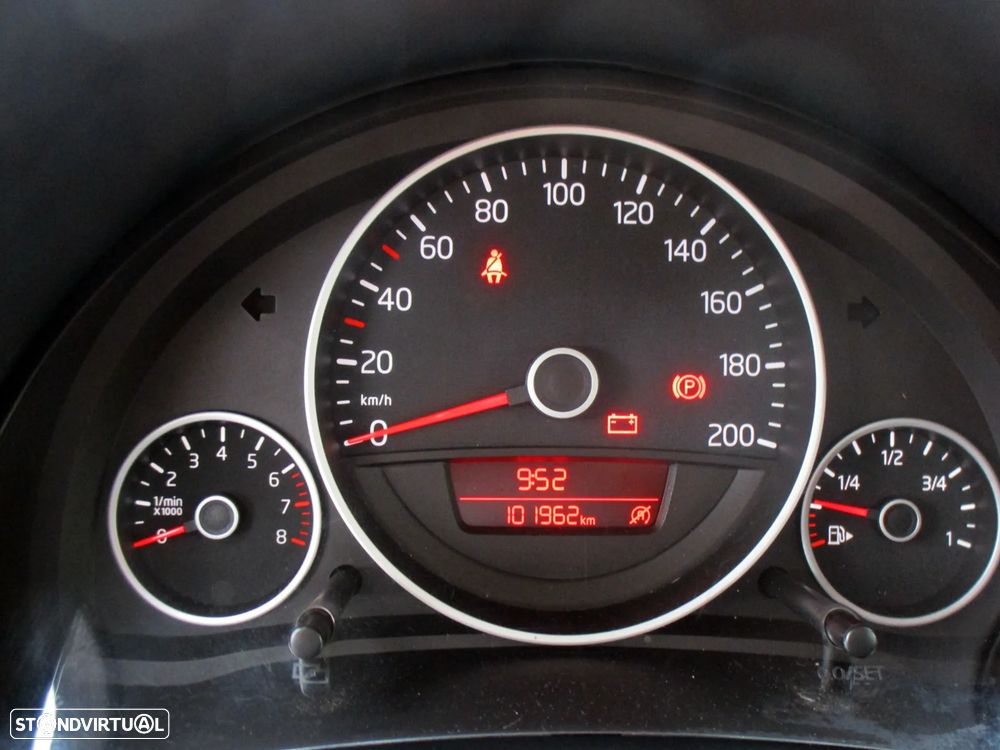 VW Up! 1.0 BlueMotion Cheer - 11