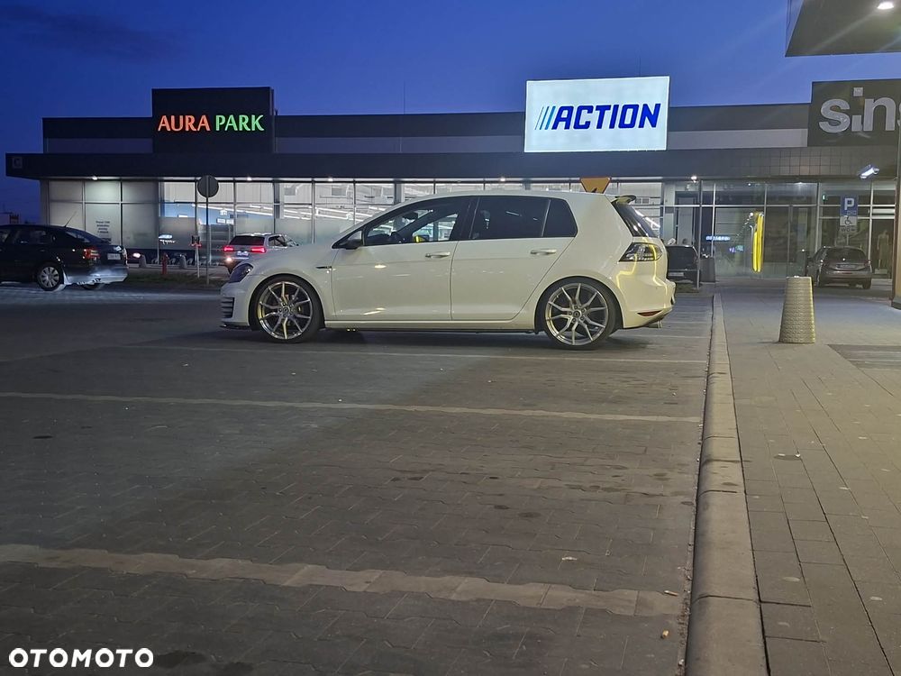 Volkswagen Golf 1.6 TDI 4Motion BlueMotion Technology Lounge - 3