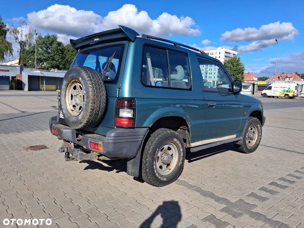 Mitsubishi Pajero - 2