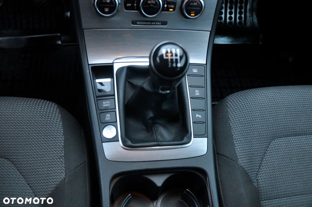 Volkswagen Passat 2.0 TDI Comfortline - 16