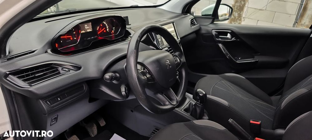 Peugeot 208 e-HDi 92 Stop&Start Style - 16