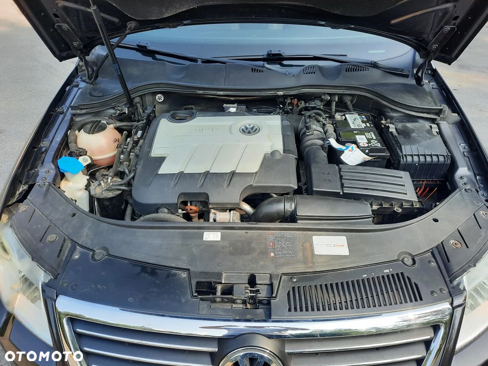 Volkswagen Passat 2.0 TDI DPF Highline - 32