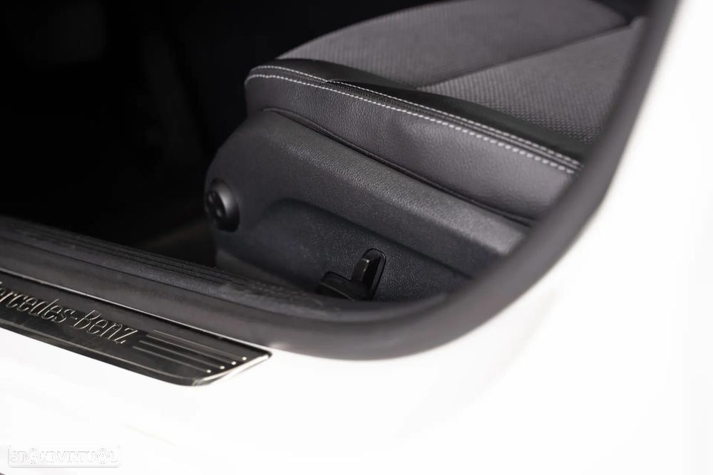 Mercedes-Benz C 250 CDi Avantgarde BlueEfficiency Aut. — fotografia 17