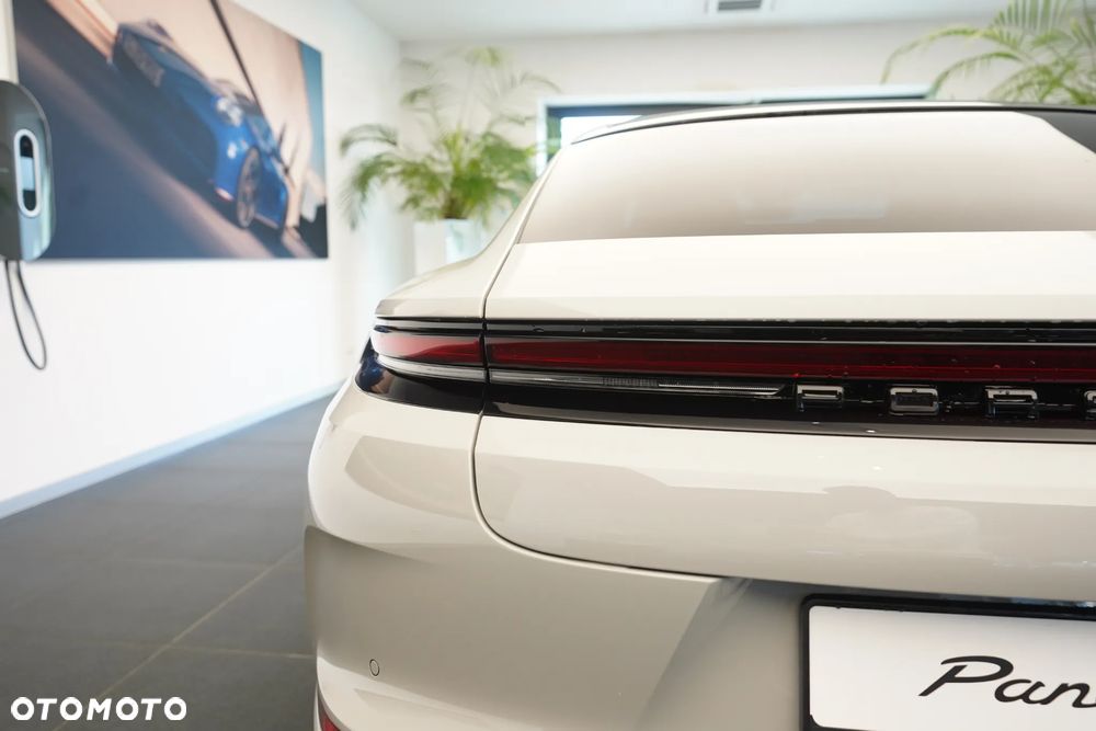 Porsche Panamera - 32